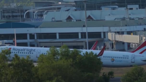 Vol Royal atterri à l'aéroport de Phuket — Video