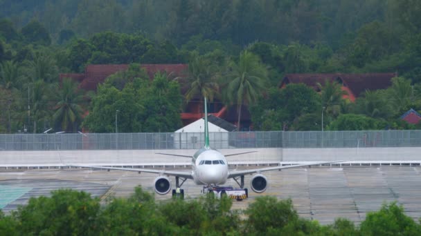 Spring Airlines Maskapai penerbangan bertarif rendah Cina — Stok Video