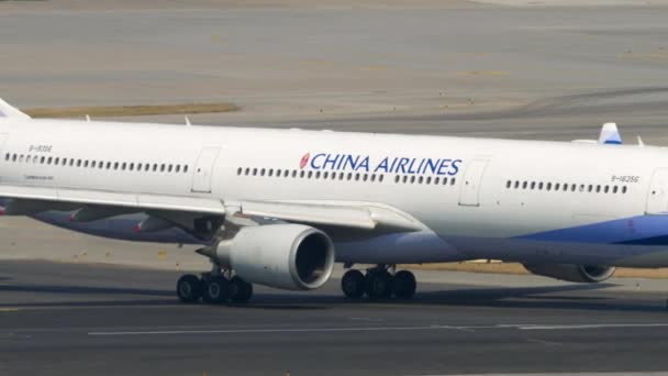 China Airlines na pista, close-up — Vídeo de Stock