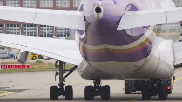 空中客车A380滑行，后视镜 — 图库视频影像