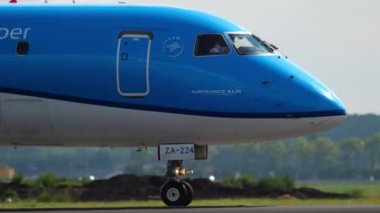 Uçak pist hızında