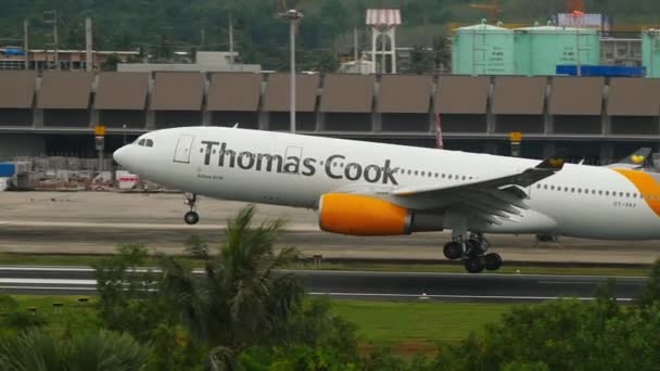 Tráfego no Aeroporto Internacional de Phuket — Vídeo de Stock