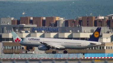 Uçak İniş Yavaş Çekimde