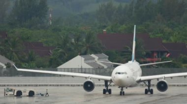 Phuket havaalanında Eurowings uçağı