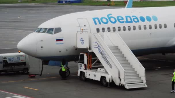 Boeing 737 Pobeda Airlines — 비디오