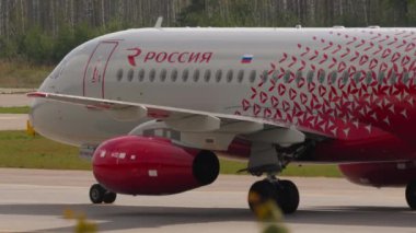 Rossiya Havayolları taksicilik yapıyor.