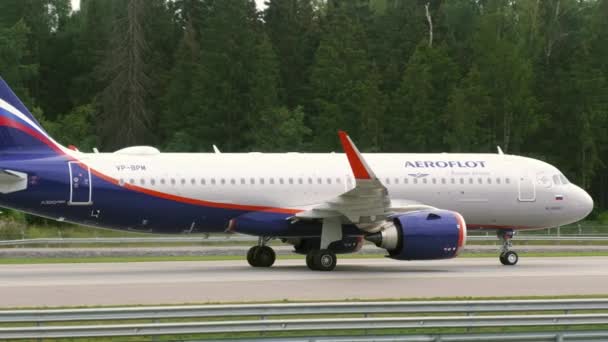 Passenger airbus of the Russian airline Aeroflot — Stock Video