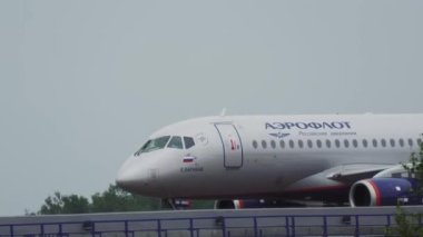 Sheremetyevo havaalanındaki hava köprüsü.
