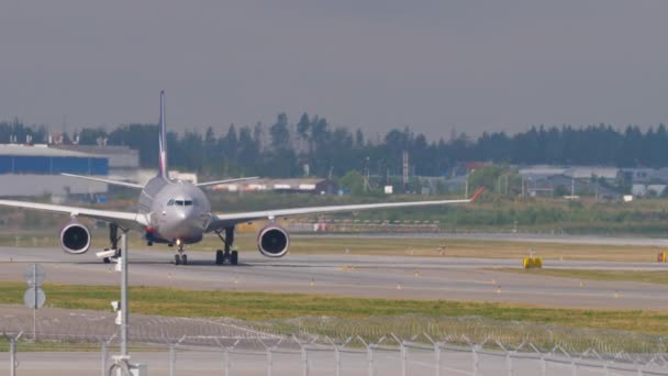 Aeroflot taxiing avión — Vídeo de stock