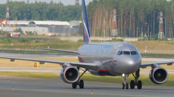 Aeroflot circulant à l'aéroport de Sheremetyevo — Video