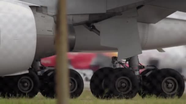 Luftfartøyets motor og landingsutstyr – stockvideo