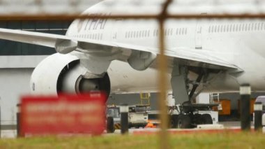 Phuket havaalanında Tayland Havayolları