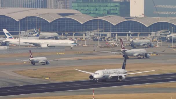 Flugzeugbeschleunigung vor dem Start Stockvideo