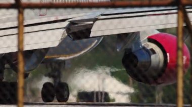 Uçağın Kalkış Arkası Görünümü