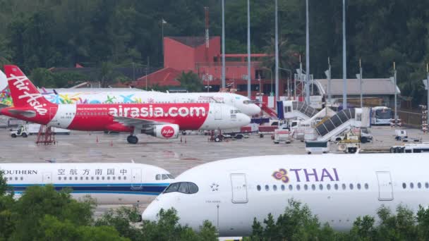 Тайський літак на початку злітно-посадкової смуги — стокове відео