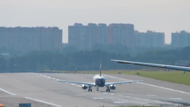 Vista della pista dell'aeroporto Sheremetyevo — Video Stock