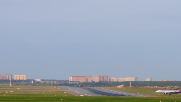 Vue de la piste de l'aéroport de Sheremetyevo — Video