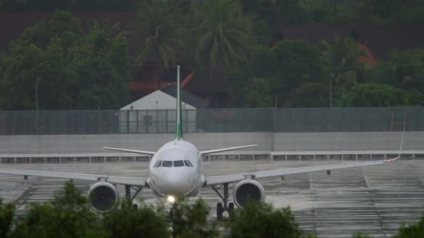 Uçak havaalanında, Phuket. — Stok video