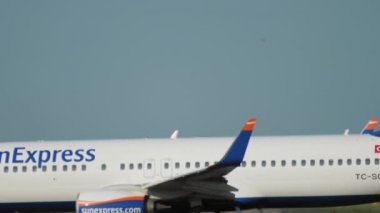 Düsseldorf havaalanındaki pist