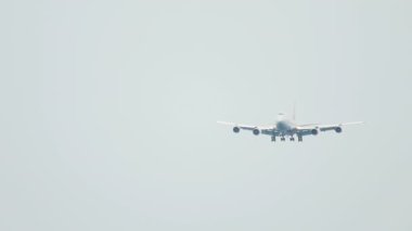 İniş için büyük bir uçak, uzak ihtimal.