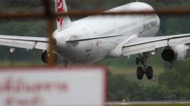 Arka görüş, uçak inişi ve yavaşlama.