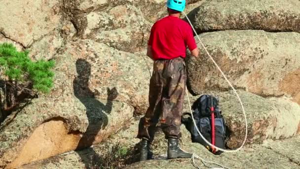 Rock climber — Stock Video