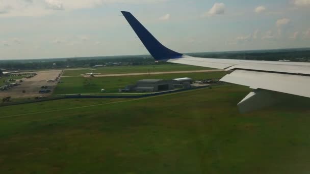 Vista desde el avión de pasajeros — Vídeo de stock