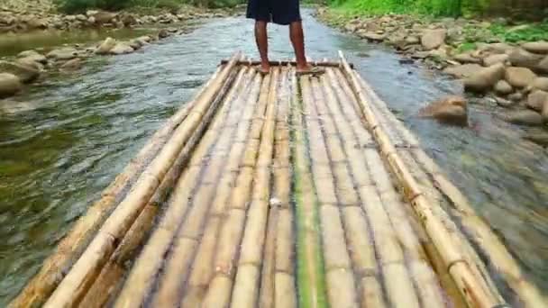 Rafting de bambu — Vídeo de Stock