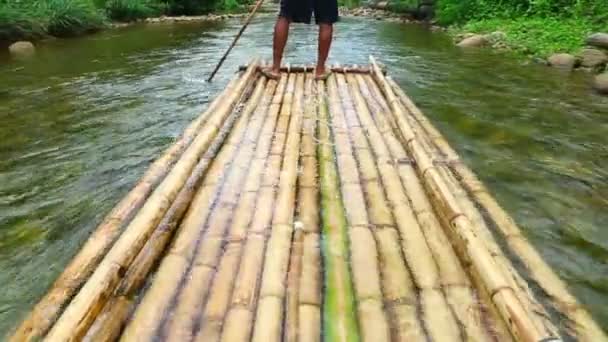 Rafting de bambu — Vídeo de Stock