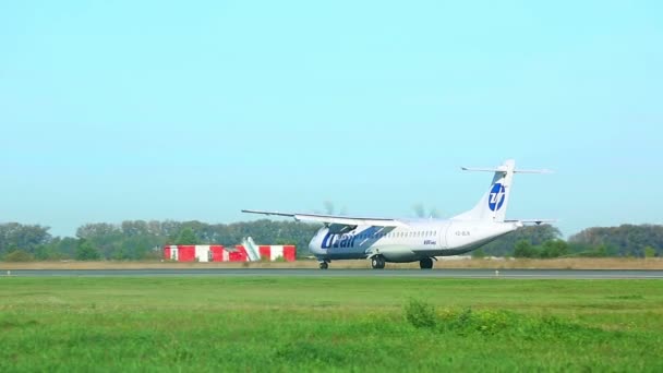 Avión de aterrizaje — Vídeos de Stock