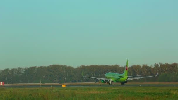 Abheben. Flugzeug besteigen — Stockvideo