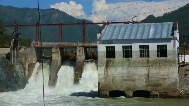 Chemal dam — Stockvideo