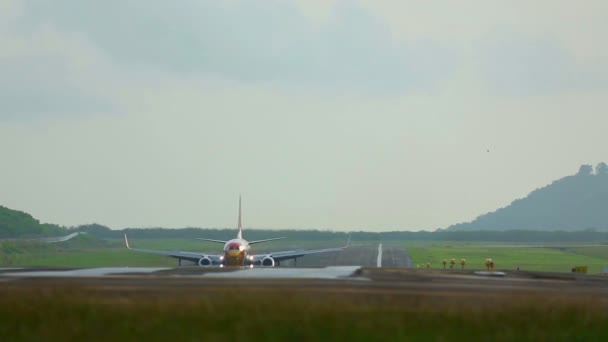 Avión después del aterrizaje — Vídeos de Stock