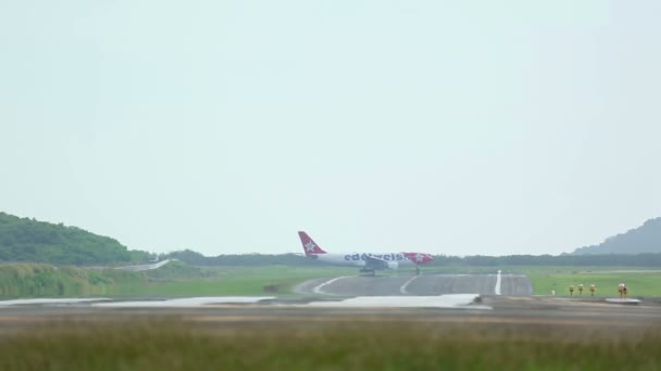 Taxiing — Stock video