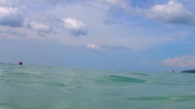 Ne boğulan adam görür