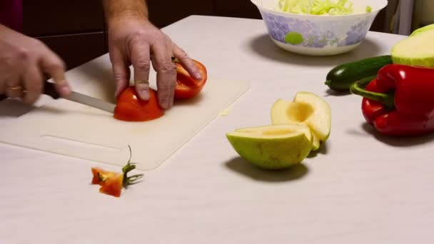 Ensalada de cocina — Vídeo de stock