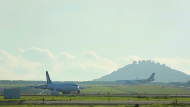 Aviones en rodaje — Vídeo de stock