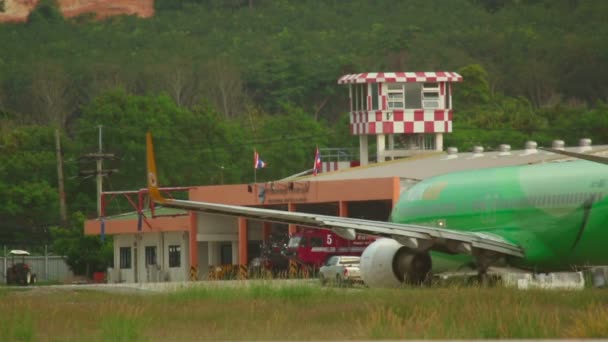 Rollende Flugzeuge — Stockvideo