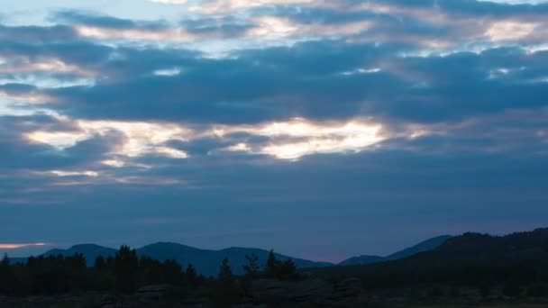 Timelapse dağlarda günbatımı — Stok video