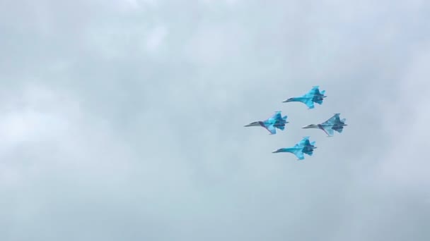 Aerobatics, celebration of Aviators day — Stock Video