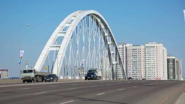 Straßenbrücke — Stockvideo