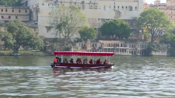 Turistas barco — Vídeos de Stock