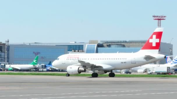 Aviones en rodaje — Vídeos de Stock