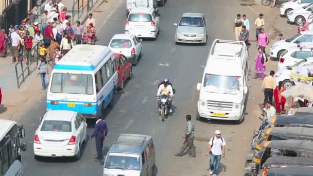 道路上のトラフィック — ストック動画