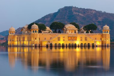 jal mahal sarayı