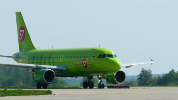 Taxiaje del avión — Vídeo de stock