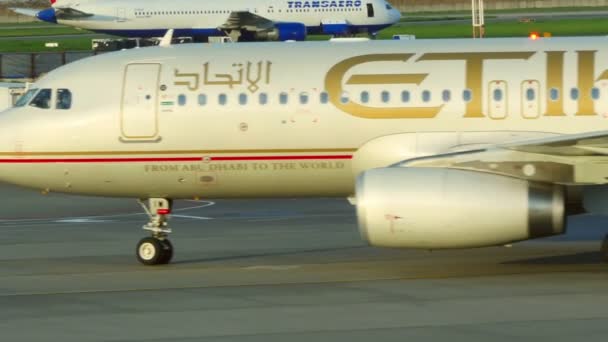 Trafic aéroport — Video