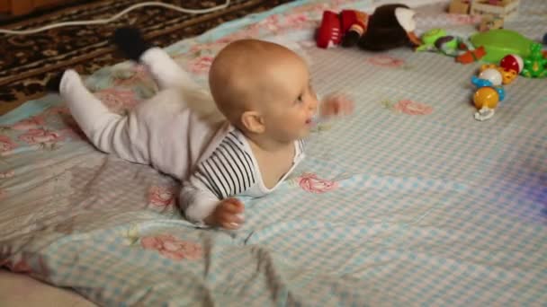 Cinco meses bebê menina — Vídeo de Stock