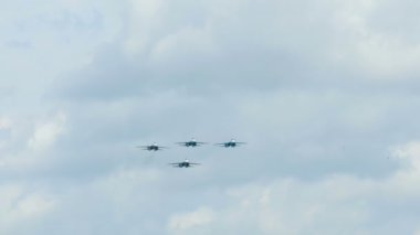 Rus Şahinler akrobasi ekibi