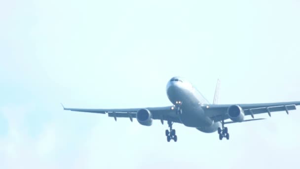 Repülőgép közeledik — Stock videók